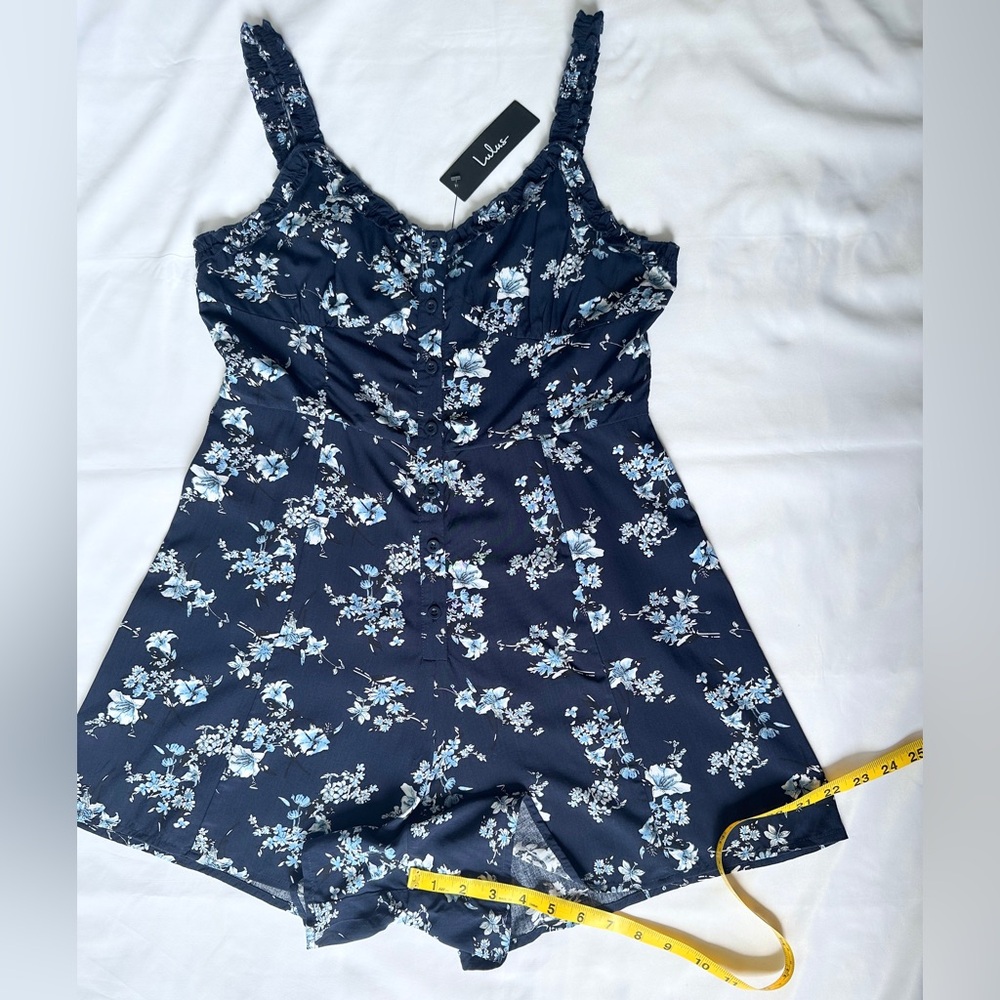 NWT Lulus With Sweetness Floral Print Ruffled Romper - Navy Blue - M - Picture 14 of 15